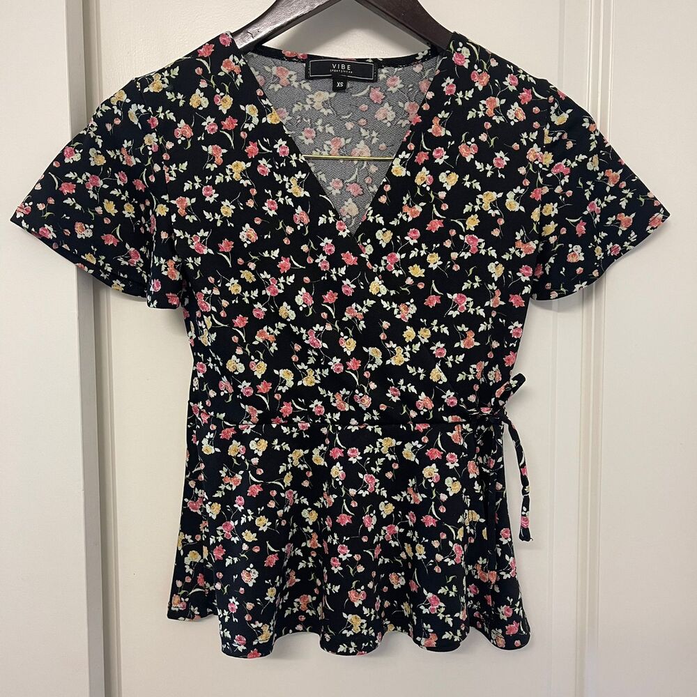 Vibe Sportswear Floral Wrap Blouse XS Black Pink Ditsy Flower Peplum Top V-Neck - Picture 2 of 8